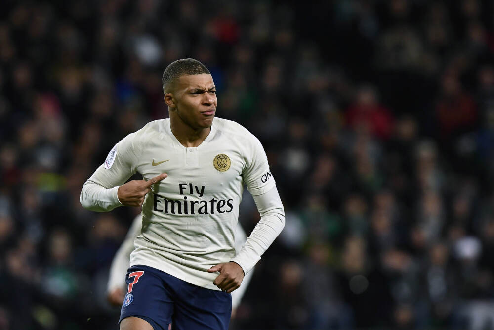 海港再创尴尬纪录！16场连丢29球，颜骏凌里程“悲”